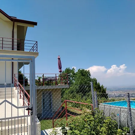 Panorama With Seasonal Pool Πανσιόν